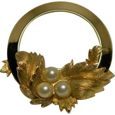 Sarah Coventry "Endearing" Brooch