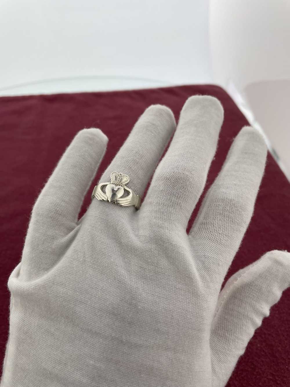 Vintage Hand Heart Sterling Silver Ring .925 - image 2