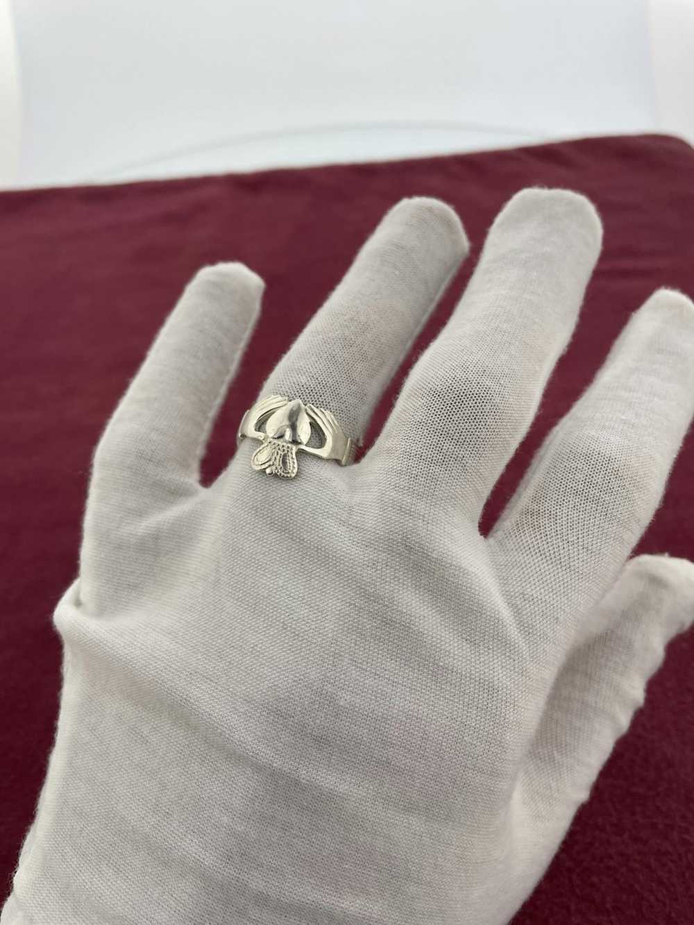 Vintage Hand Heart Sterling Silver Ring .925 - image 3