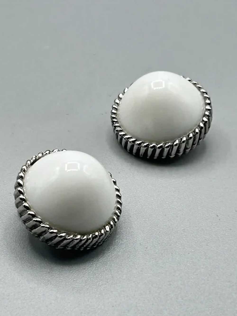 Vintage Clip On Earrings White Bullet Shaped Cabo… - image 2