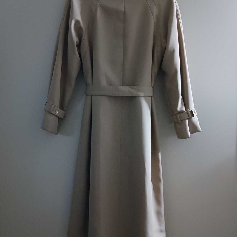 Totes II Trench Coat Size 8 - image 2