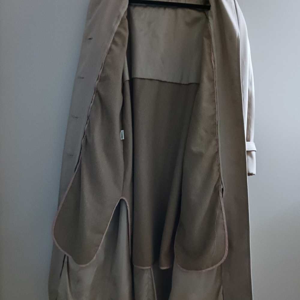 Totes II Trench Coat Size 8 - image 4
