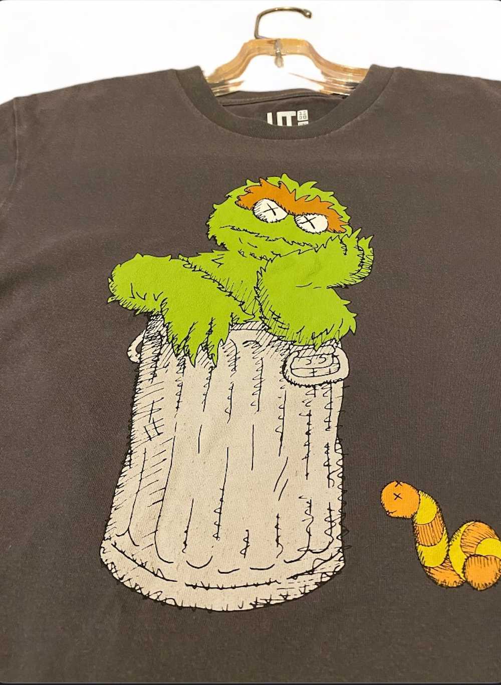 Kaws × Uniqlo Kaws x Uniqlo Sesame Street Grouch … - image 2