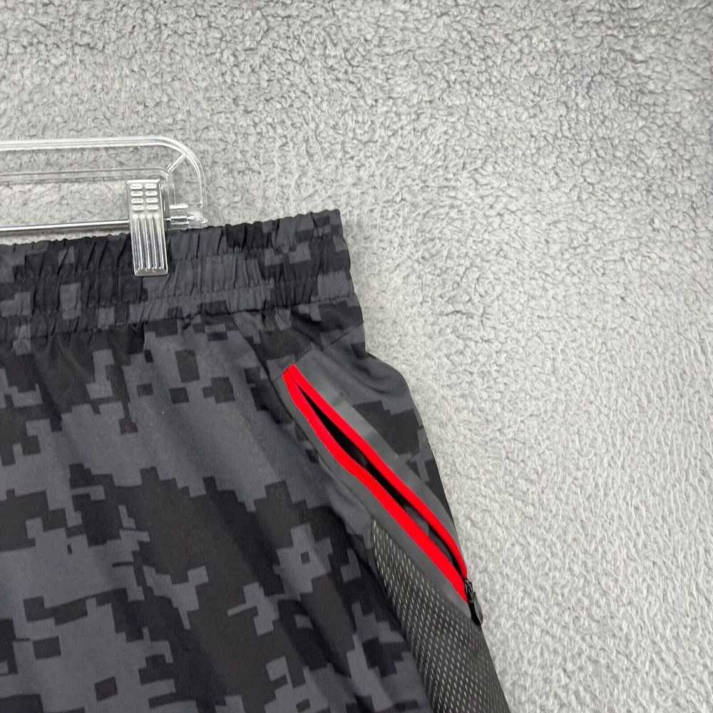 Spyder Spyder Shorts Large Black Gray Red Digital… - image 4