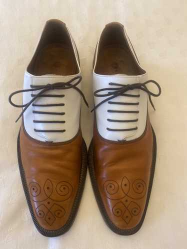 Magnanni Caramel & White Wing Tips