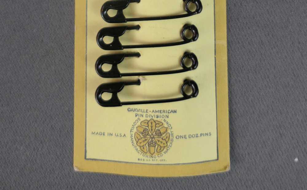 Early 1900s Red Cross Safety Pins, Clinton Black … - image 5