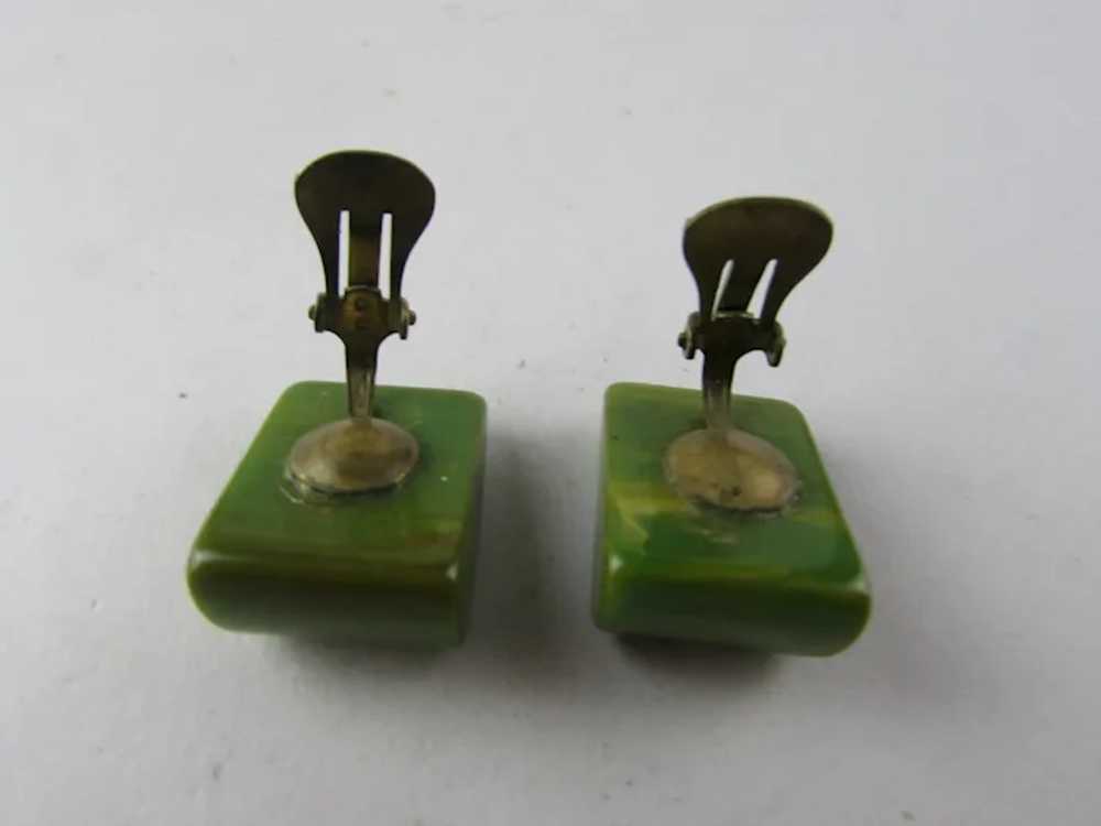 Mottled Green Bakelite Clip On Earrings - image 7