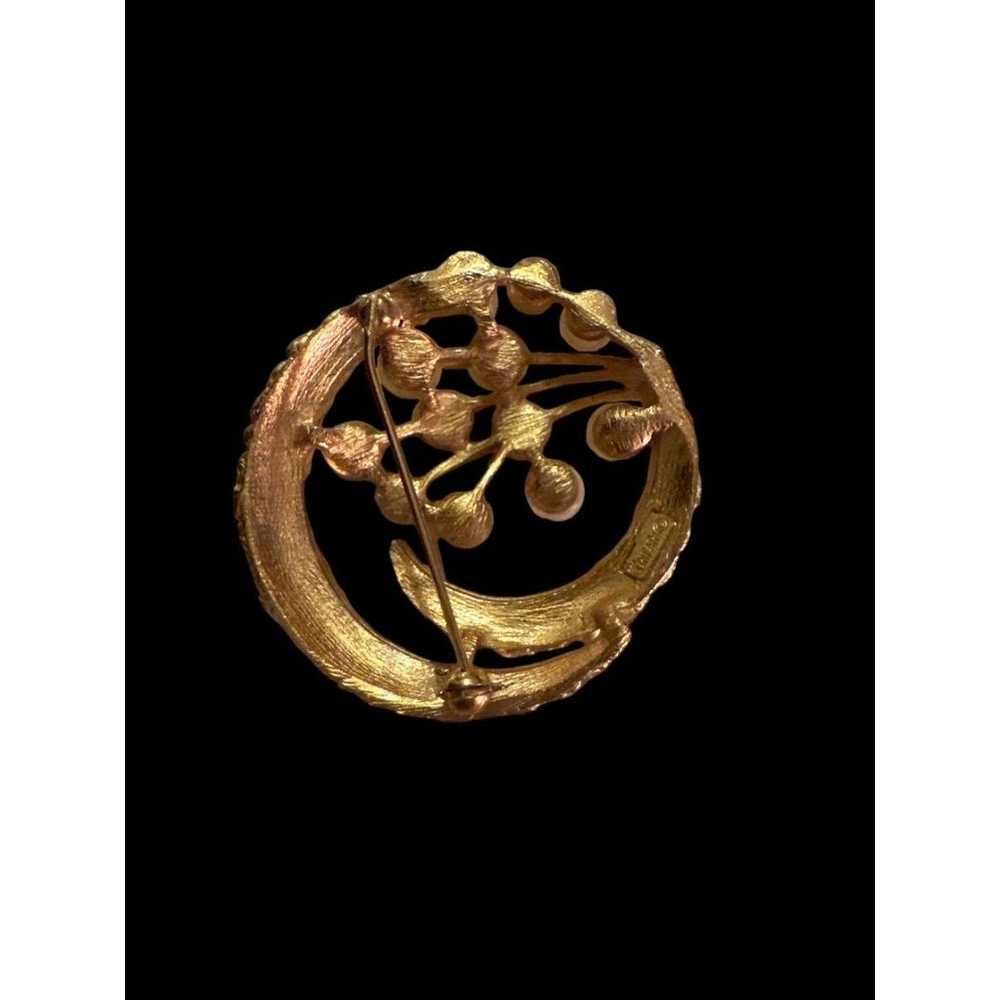 60s Trifari Gold Swirl Spiral Pearl Brooch - image 3