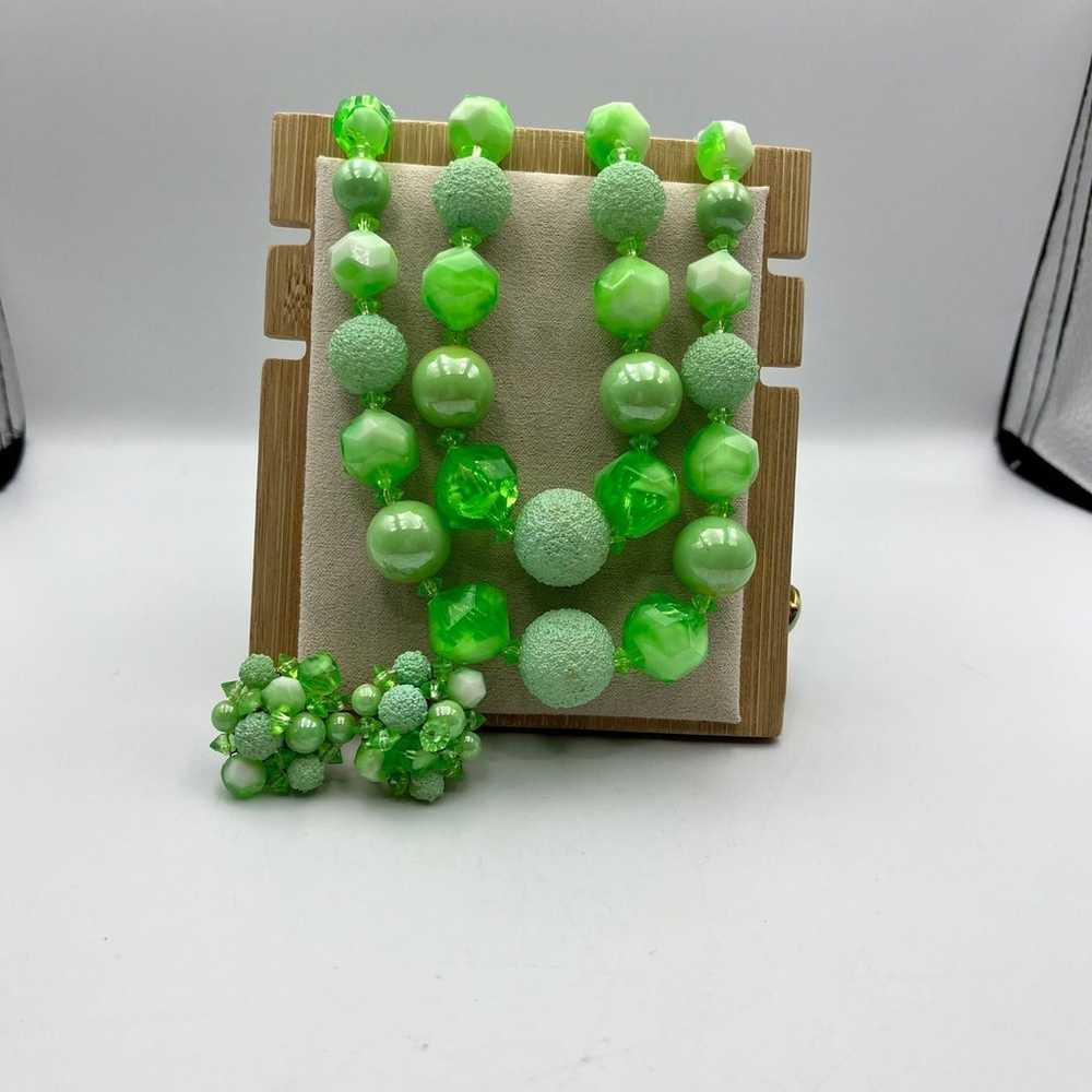 Stunning made in Hong Kong plastic beaded glowing… - image 2