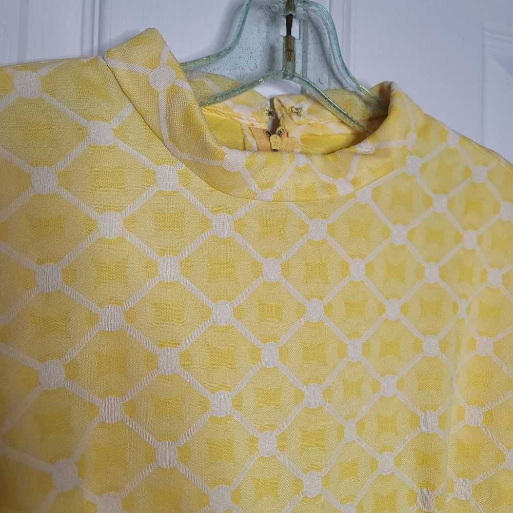 Vintage handmade Polyester Yellow White Square Sl… - image 3