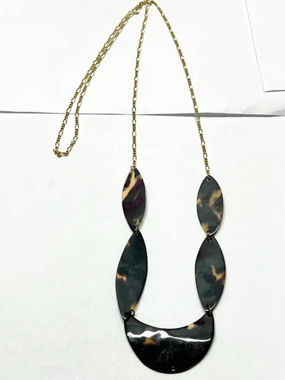 Vintage plastic chain necklace - image 4
