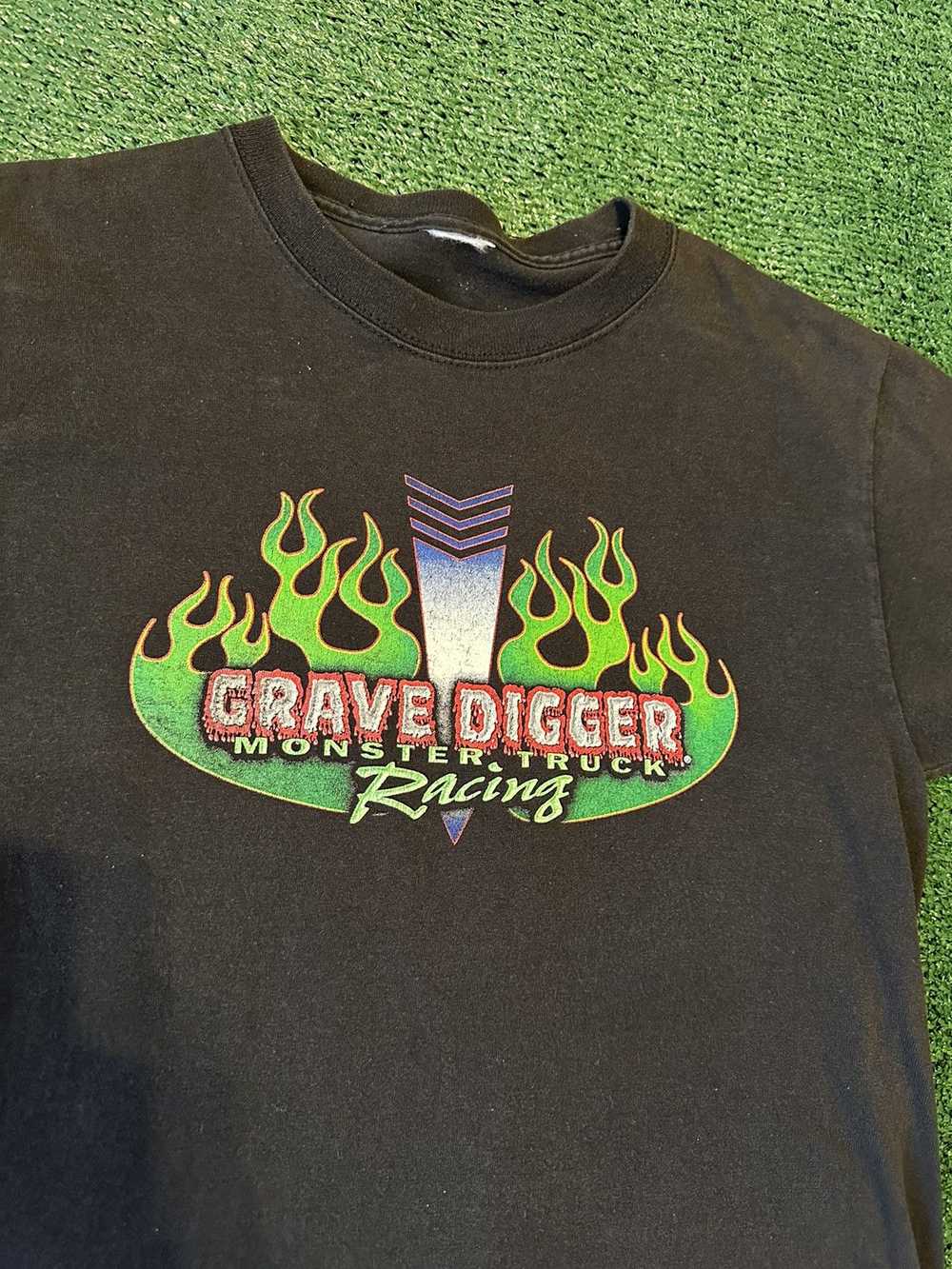 Vintage 2000s Monster Truck Grave Digger Tee - image 3