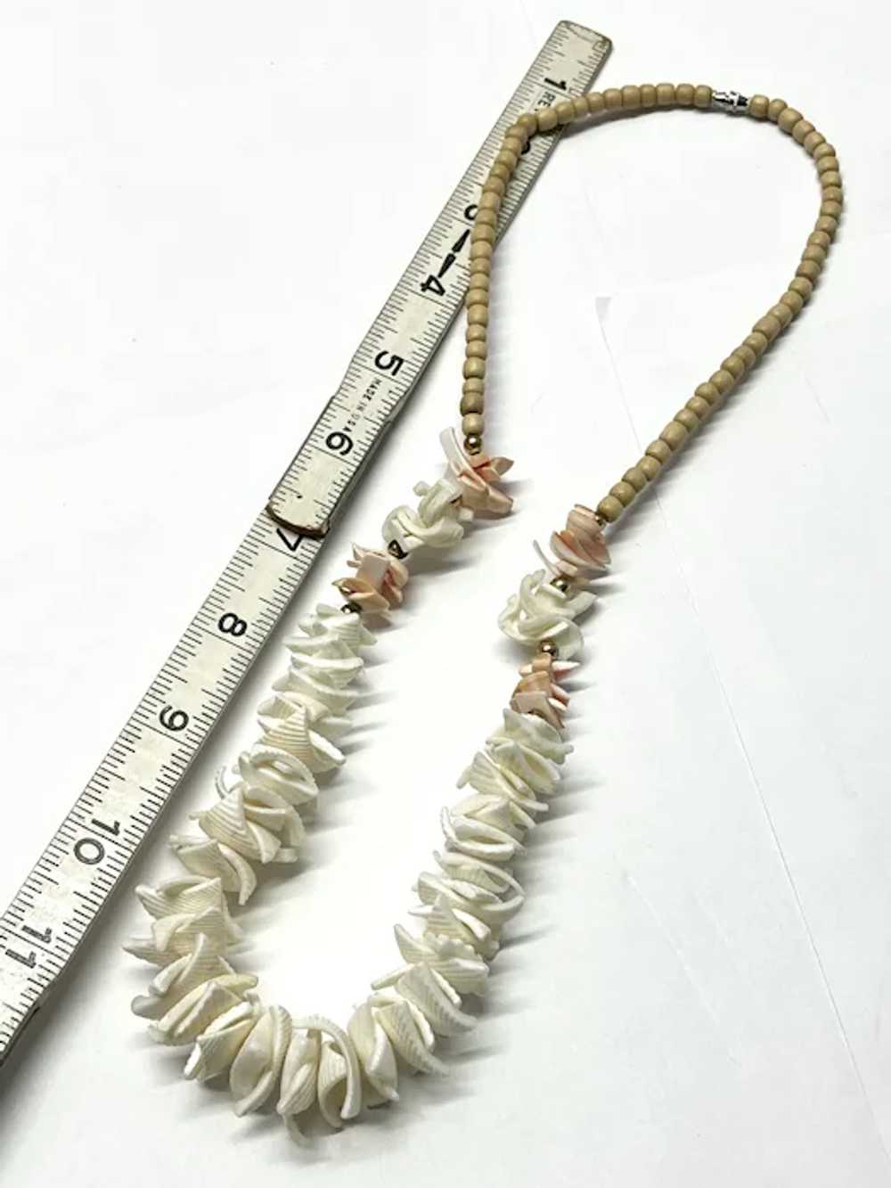 Vintage sea shell beaded necklace - image 5