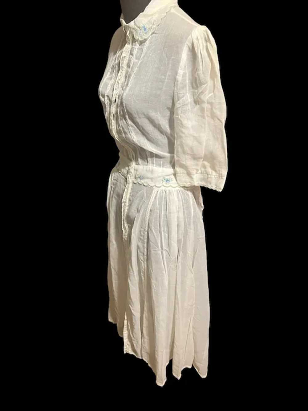 Vintage 40's lightweight white dress shabby chic - image 6