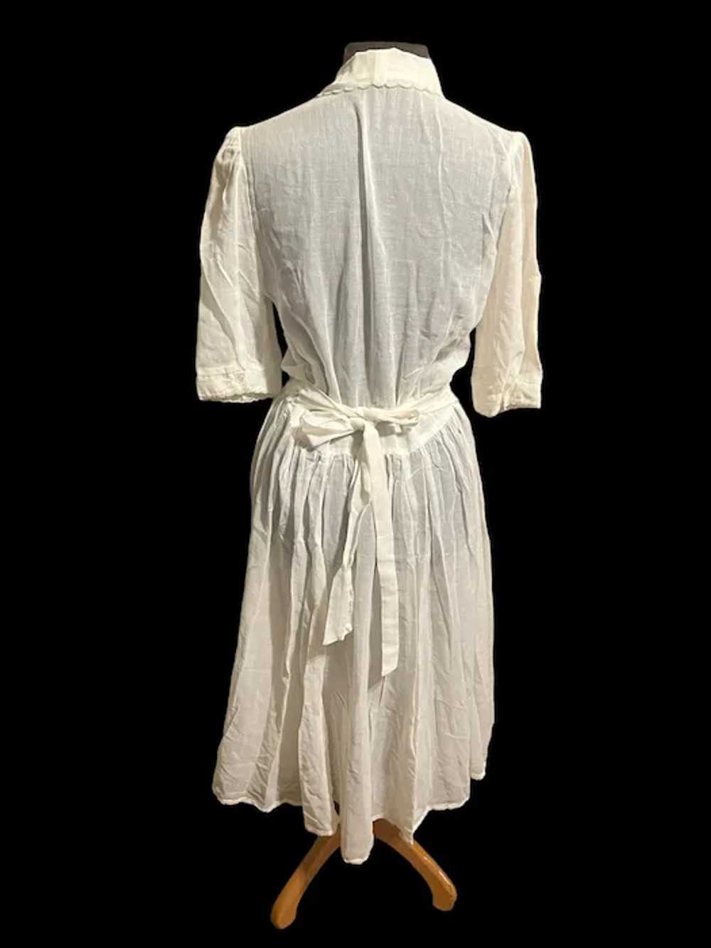 Vintage 40's lightweight white dress shabby chic - image 7
