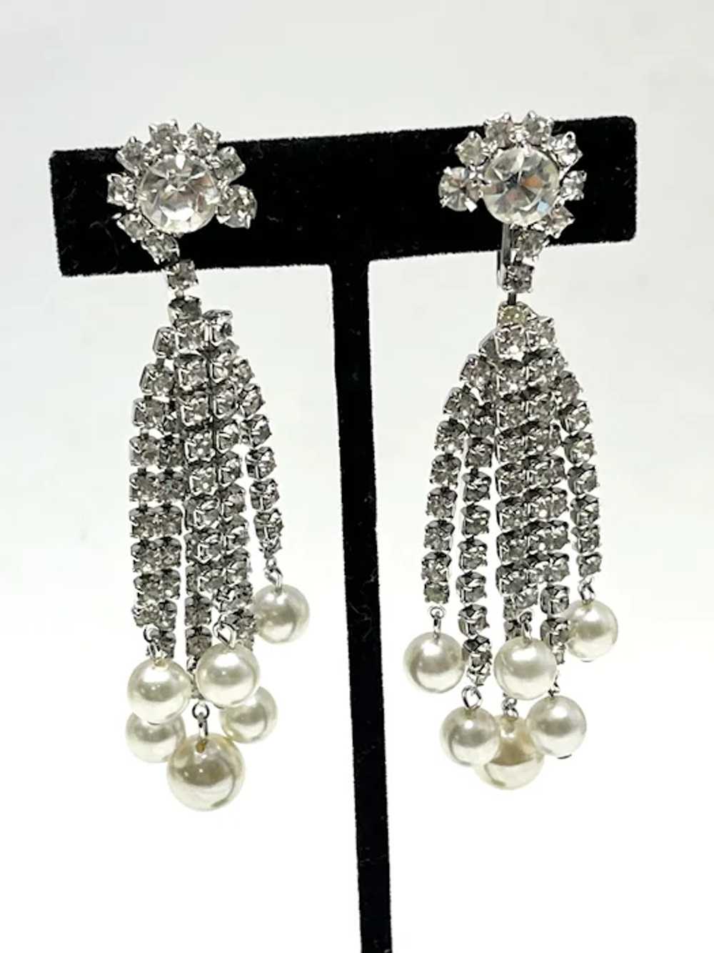 Vintage silver grey rhinestone earrings - image 3
