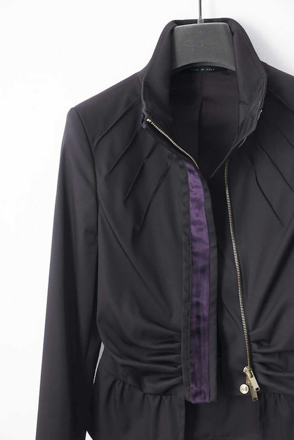 Gucci × Tom Ford AW04 iconic jacket - image 2