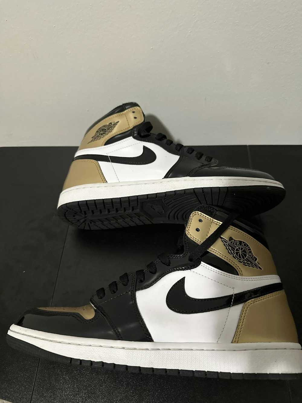 metallic toe jordan 1