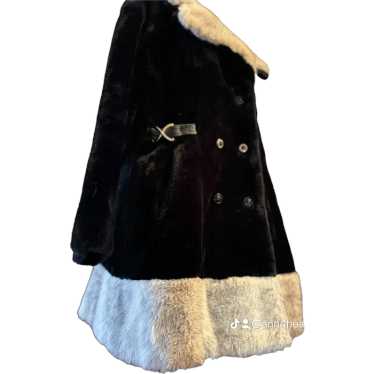 Amazing pristine vintage faux fur black white coat