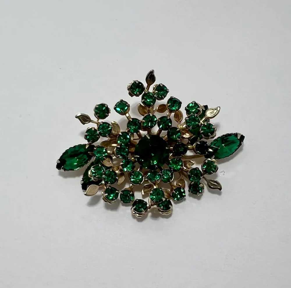 Vintage Brooch Emerald Green Rhinestones - image 4