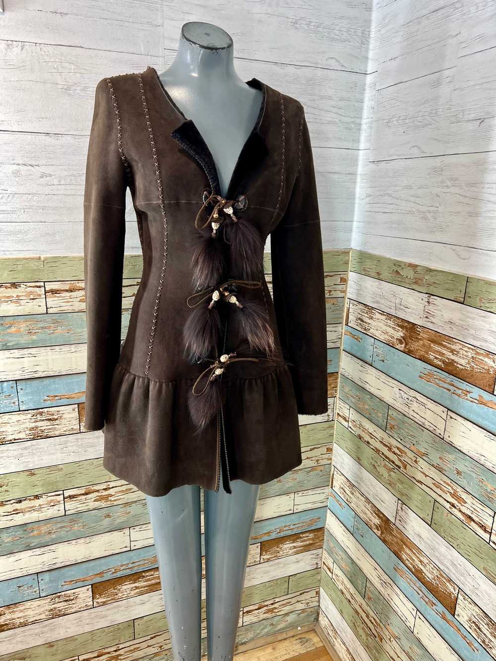 90’s Dark Brown Shearling Coat With Front Tassel … - image 4