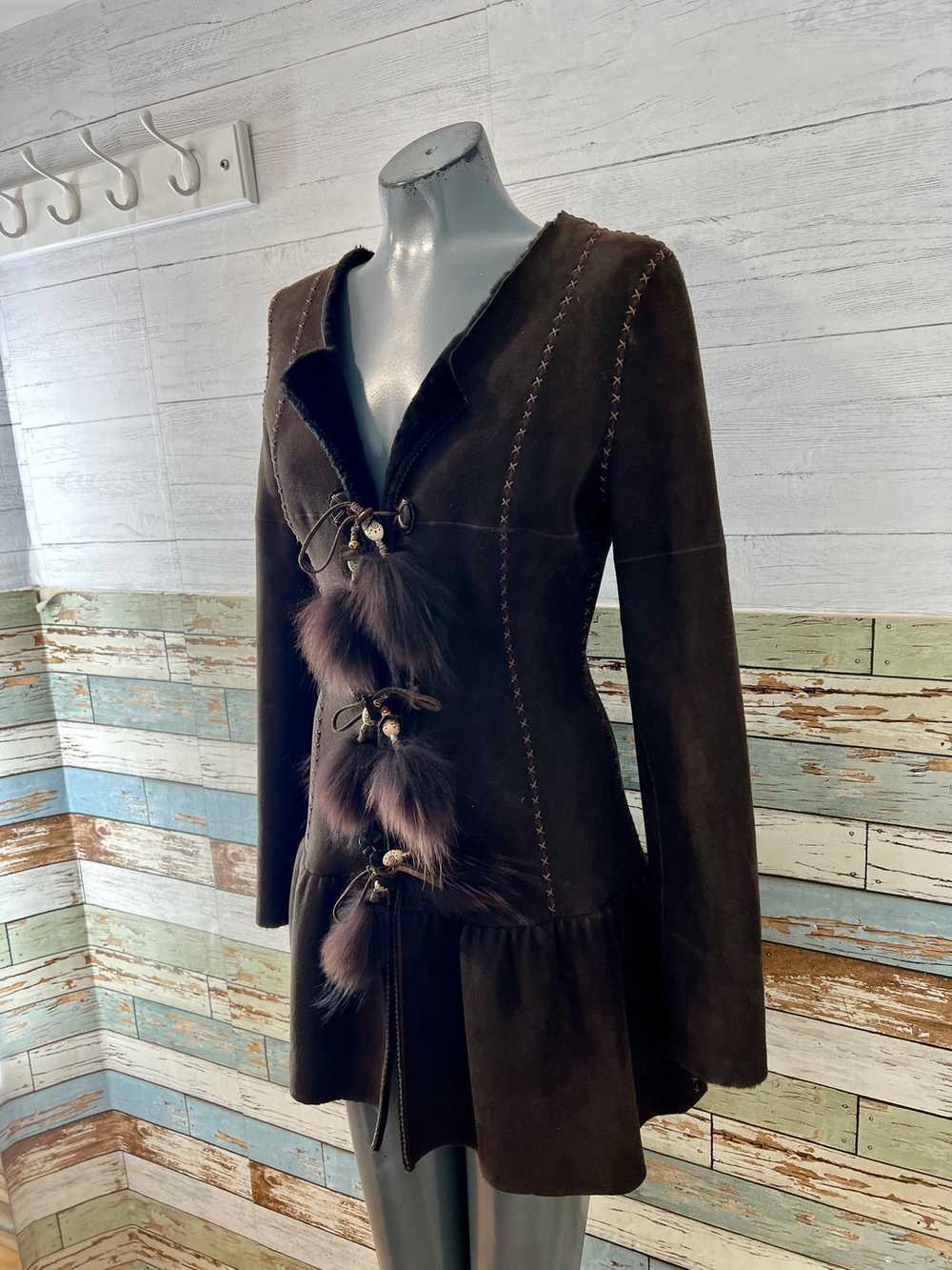 90’s Dark Brown Shearling Coat With Front Tassel … - image 6