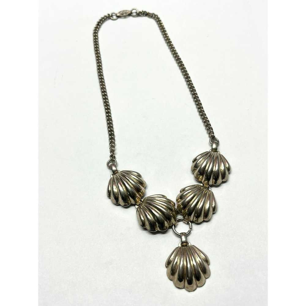 Vintage Vintage silver sea shell necklace - image 3