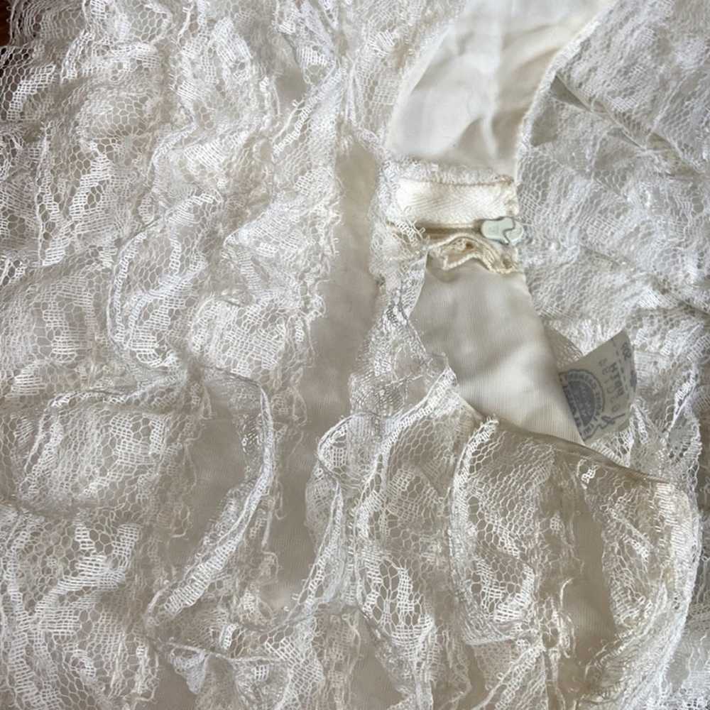 VINTAGE (NWT) Hudson’s white ruffle dress with bl… - image 7