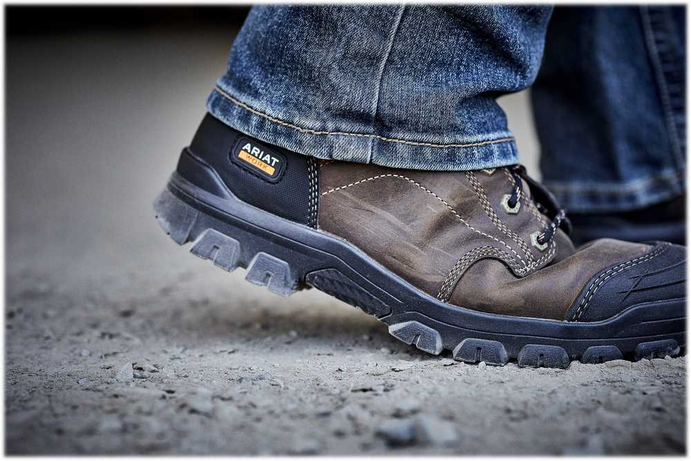 Ariat Treadfast Work Boots for Men - Brown - 8.5M - image 4