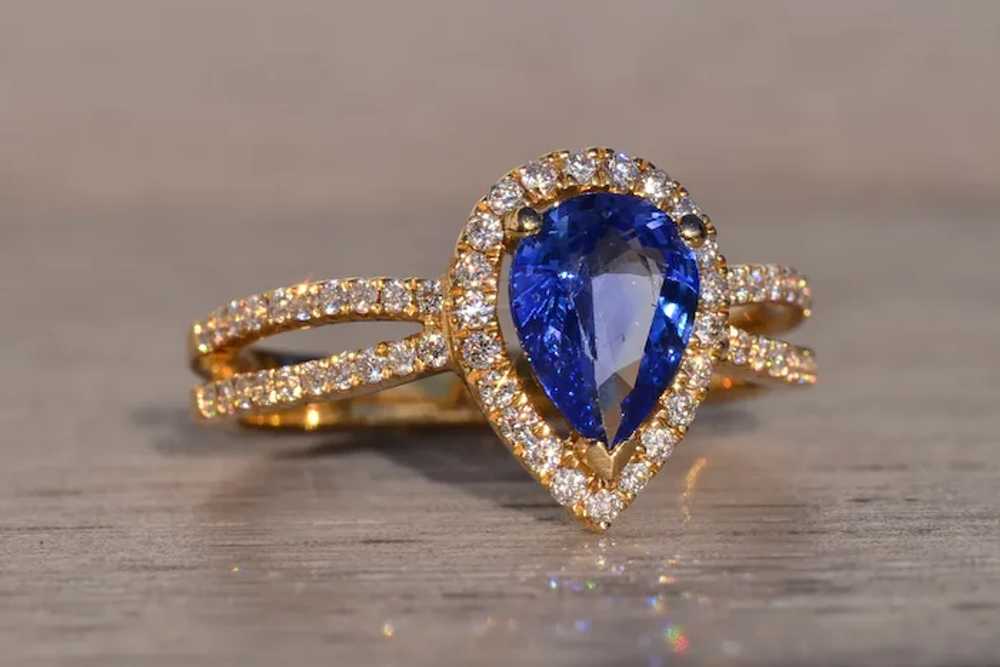 Pear Shaped Tanzanite and Natural Diamond Ring in… - image 5