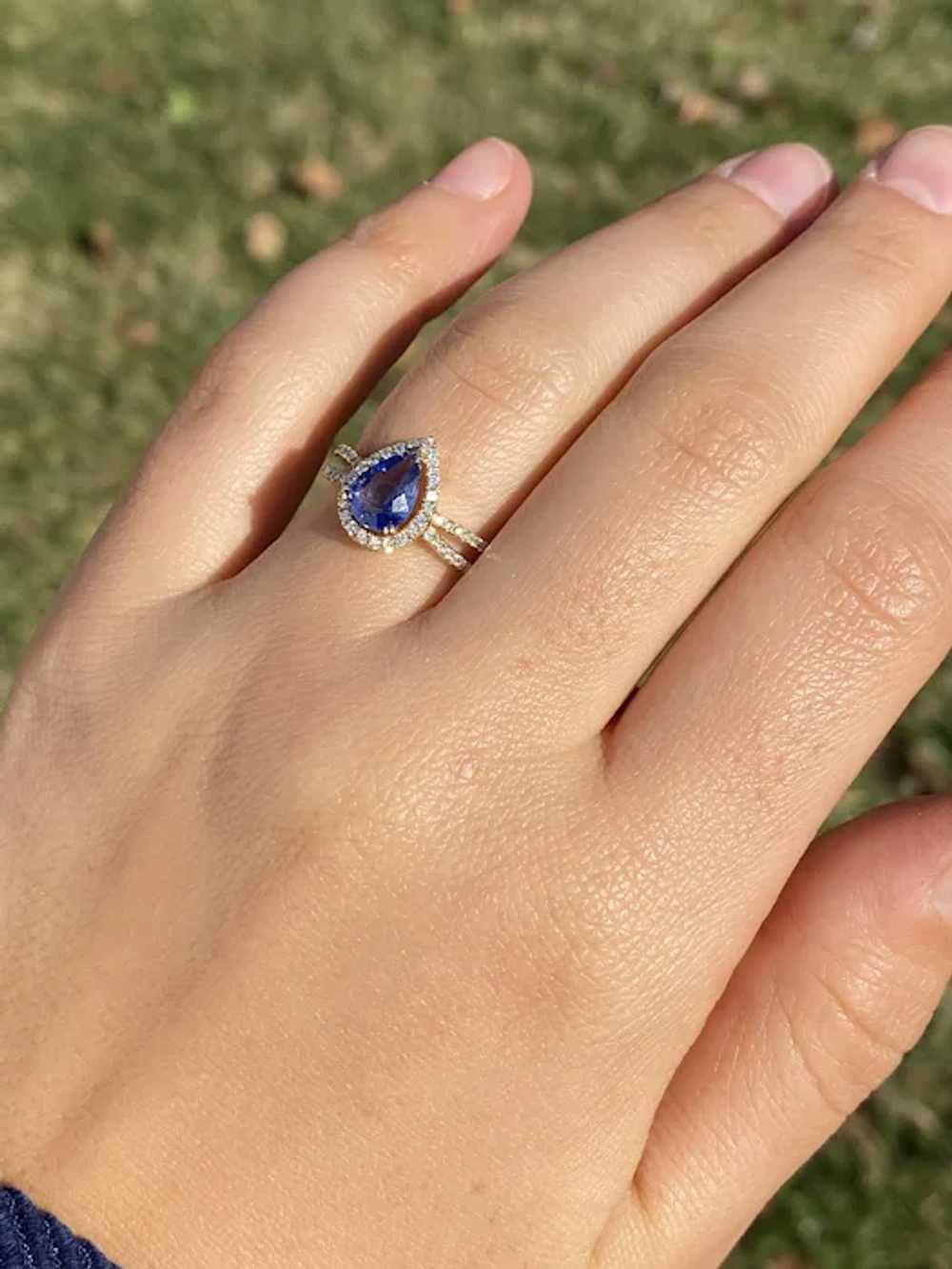 Pear Shaped Tanzanite and Natural Diamond Ring in… - image 8