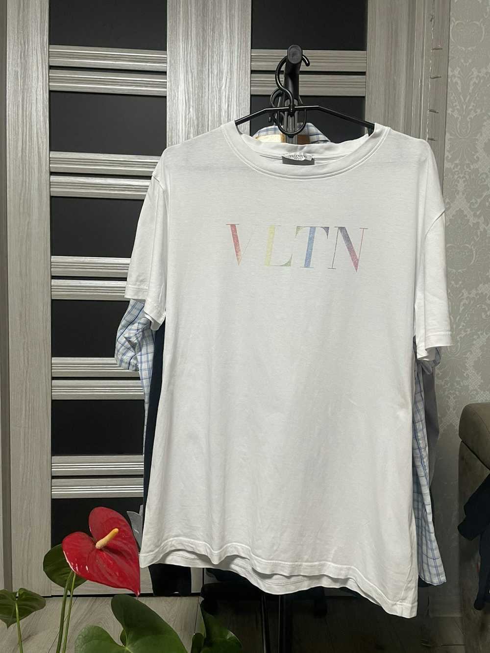 Luxury × Valentino VLTN Rainbow Logo Tee Valentino - image 1