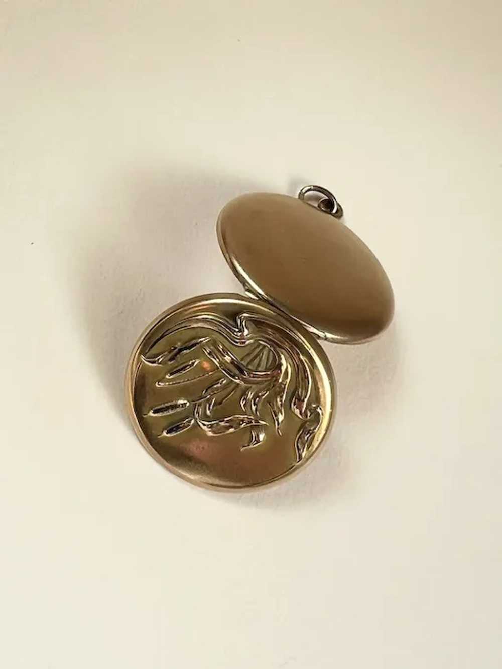 Locket Art Nouveau Gold Filled Repousse Design c1… - image 7