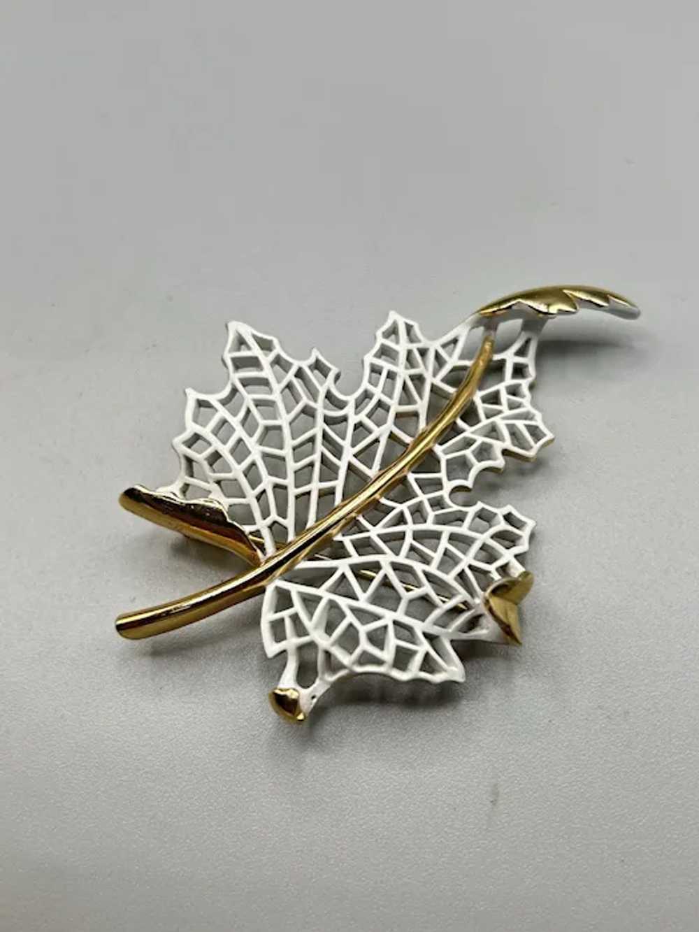 Signed TRIFARI Vintage Leaf Brooch Gold Tone Whit… - image 2