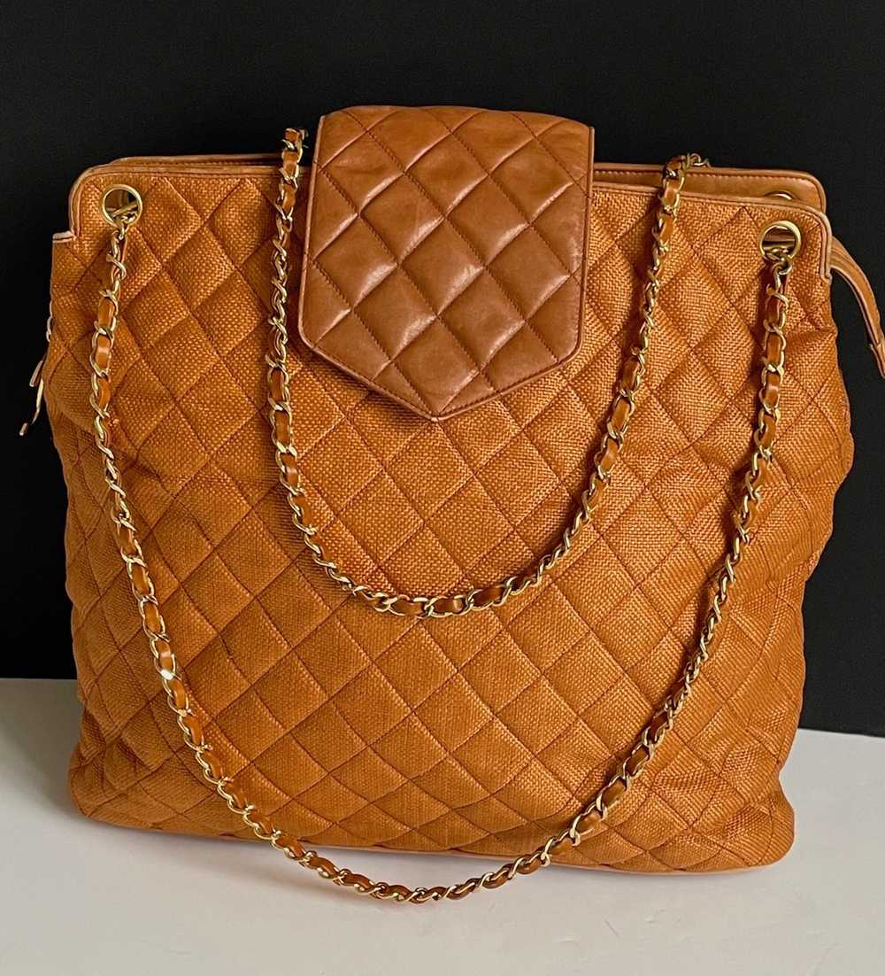 CHANEL Vintage Grand Shopping Tote Bag Cognac Qui… - image 2