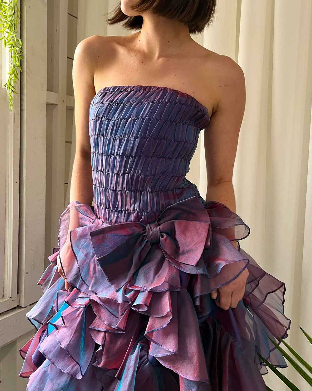 80s Iridescent Ruffled Strapless Dress - image 2