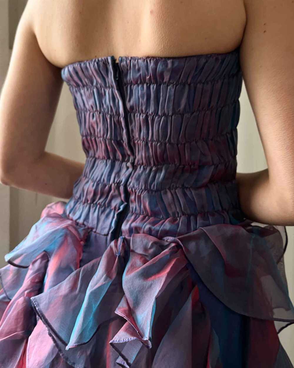 80s Iridescent Ruffled Strapless Dress - image 6