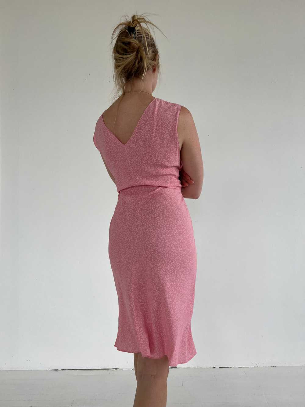 1930's Pink Silk Dress with Floral Print - image 4