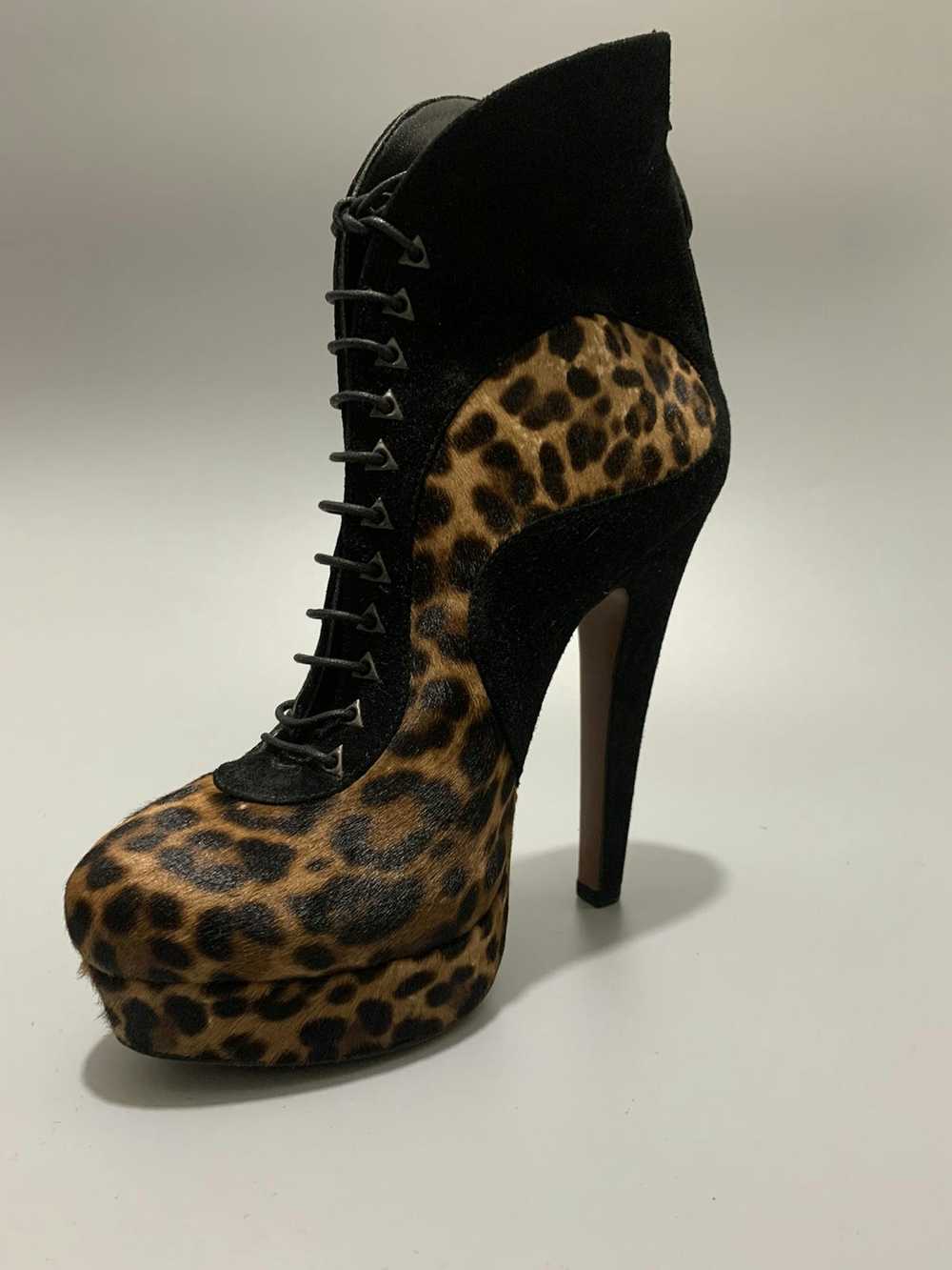 Alaia Alaia Rare Safari Leopard Fur Leather Heels - image 1