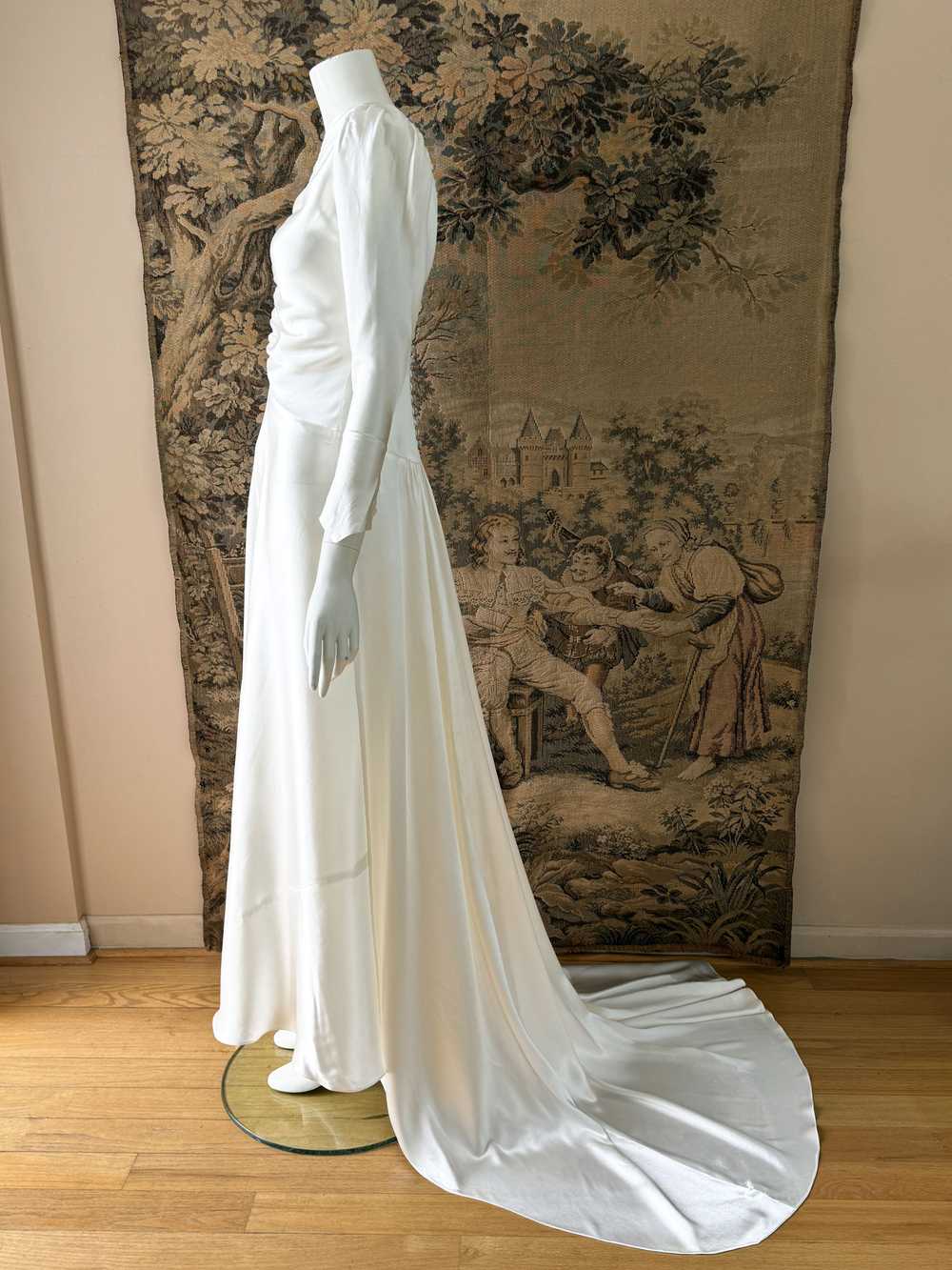 Art Deco 1930s Ruched Satin Wedding Dress - image 6