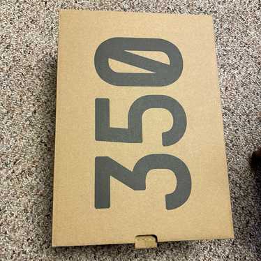 New Yeezy boost 350 v2 empty box - image 1