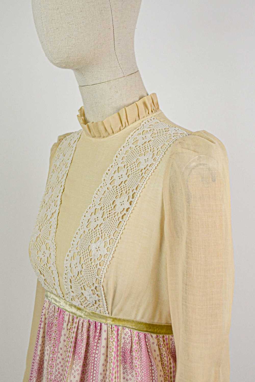 QUAINT - 1970s Vintage Angela Gore Prairie Dress … - image 11