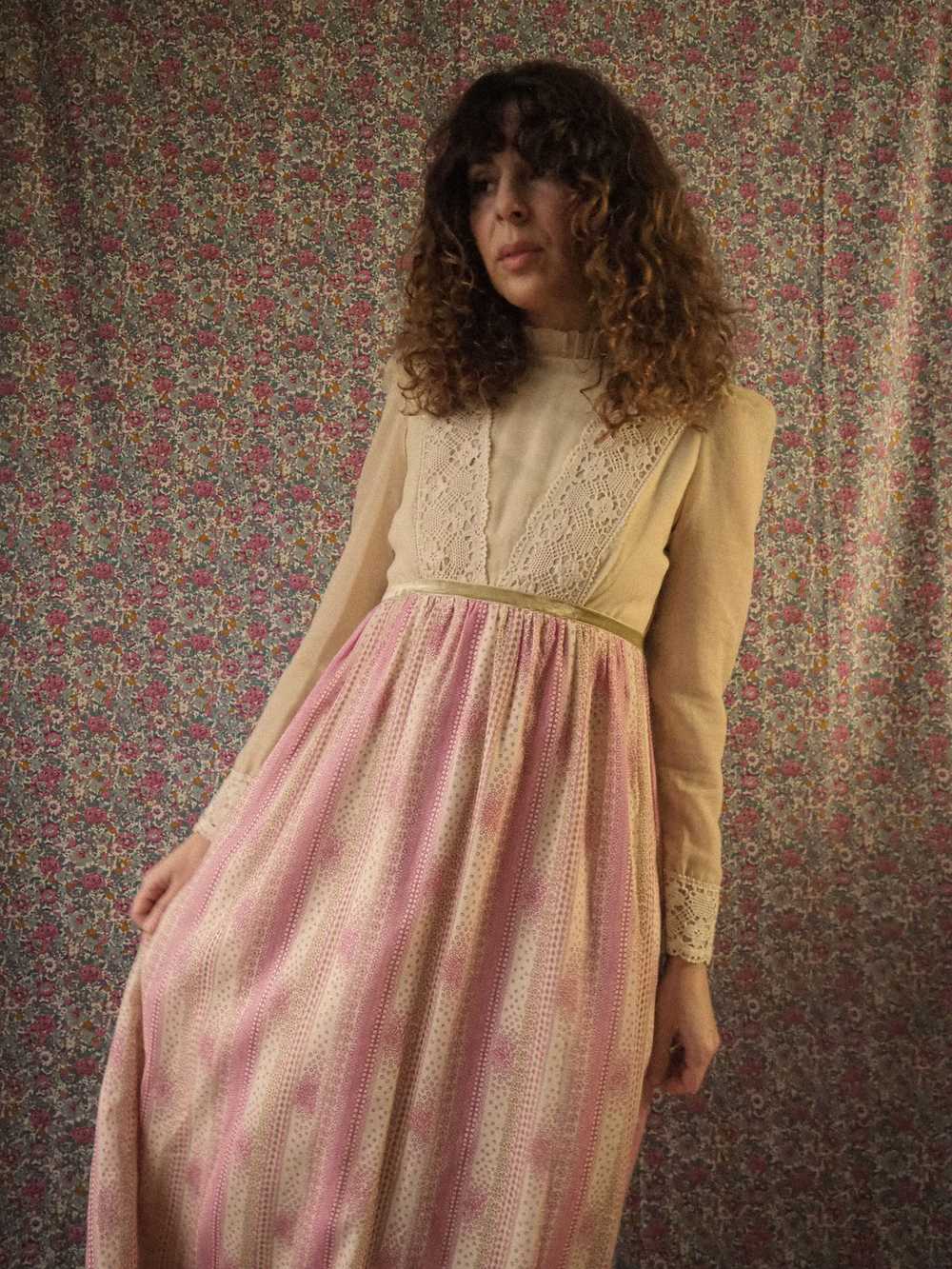 QUAINT - 1970s Vintage Angela Gore Prairie Dress … - image 3