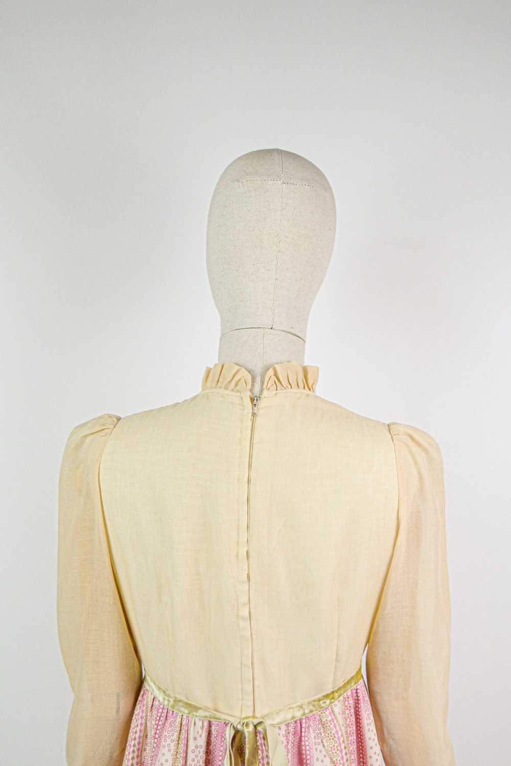 QUAINT - 1970s Vintage Angela Gore Prairie Dress … - image 9