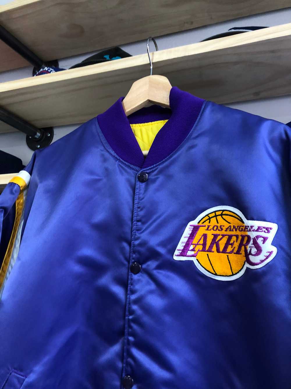 Vintage Starter Los Angeles Lakers Satin Jacket S… - image 2