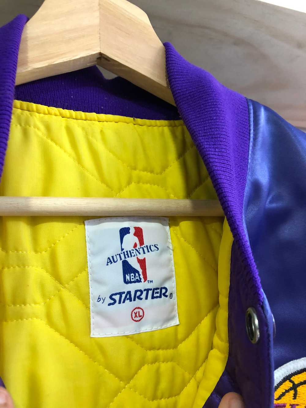 Vintage Starter Los Angeles Lakers Satin Jacket S… - image 7