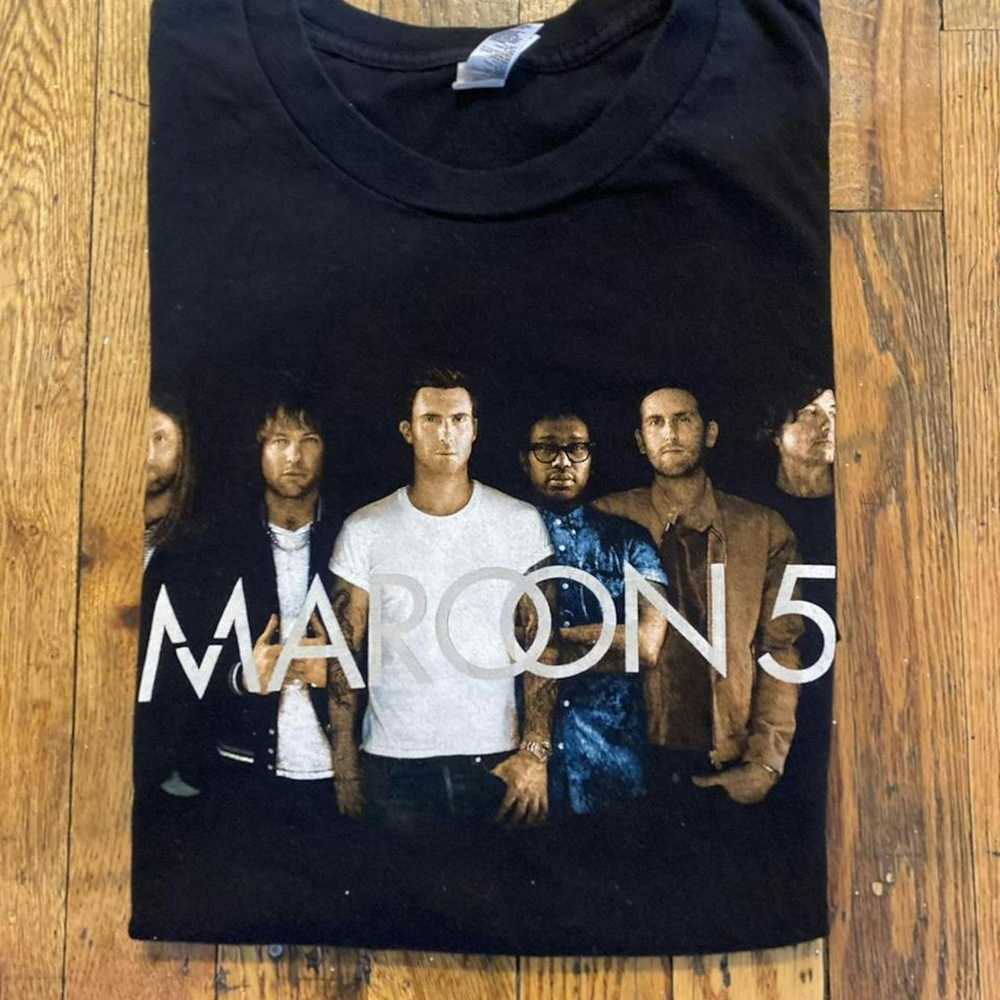 American Apparel Maroon 5 2017 Tour Shirt - image 1