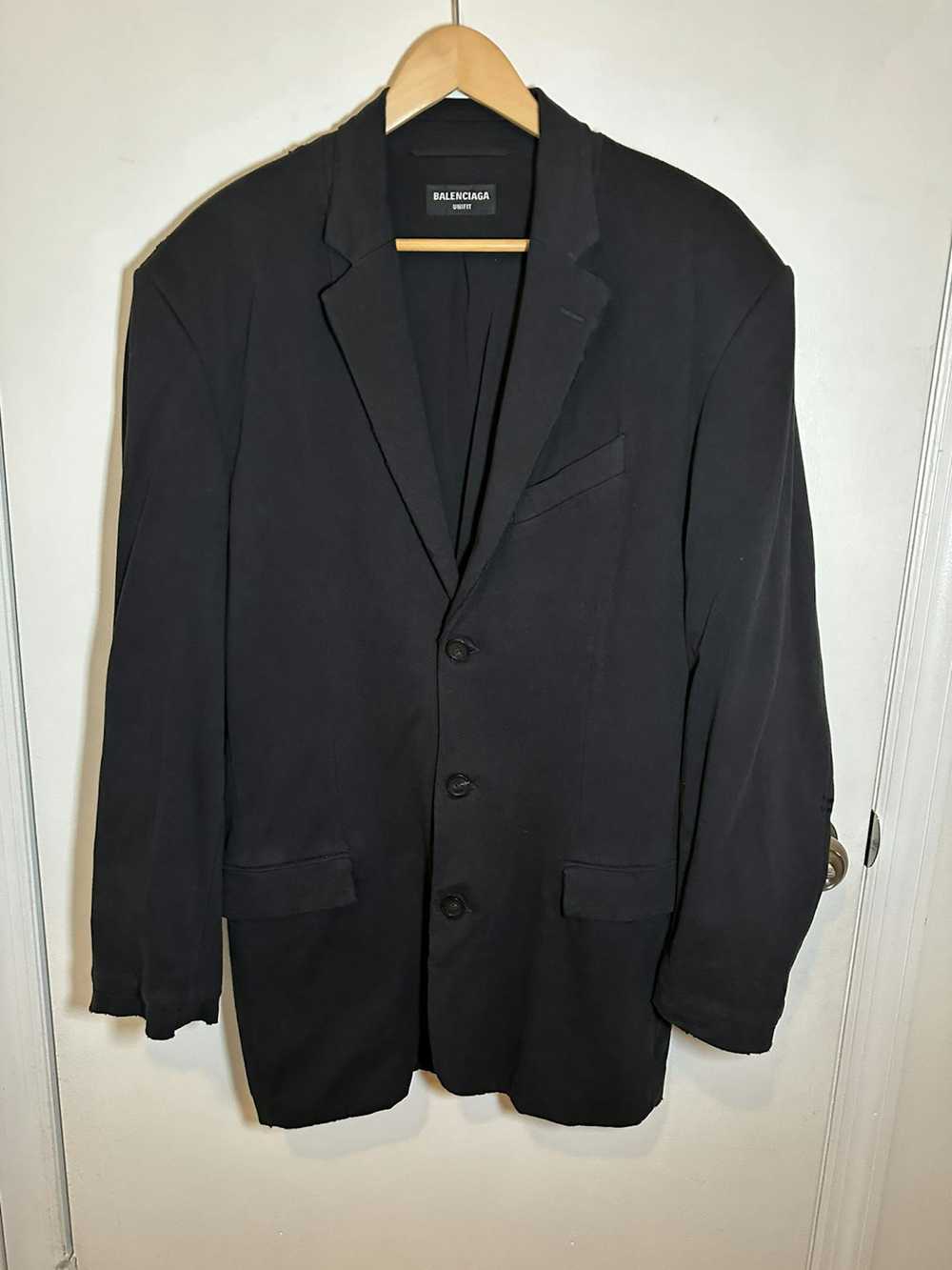 Balenciaga Fall 21 Worn Out Vintage Jersey Blazer… - image 2