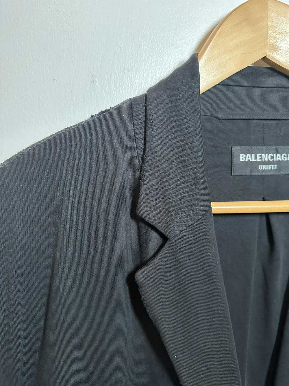 Balenciaga Fall 21 Worn Out Vintage Jersey Blazer… - image 4
