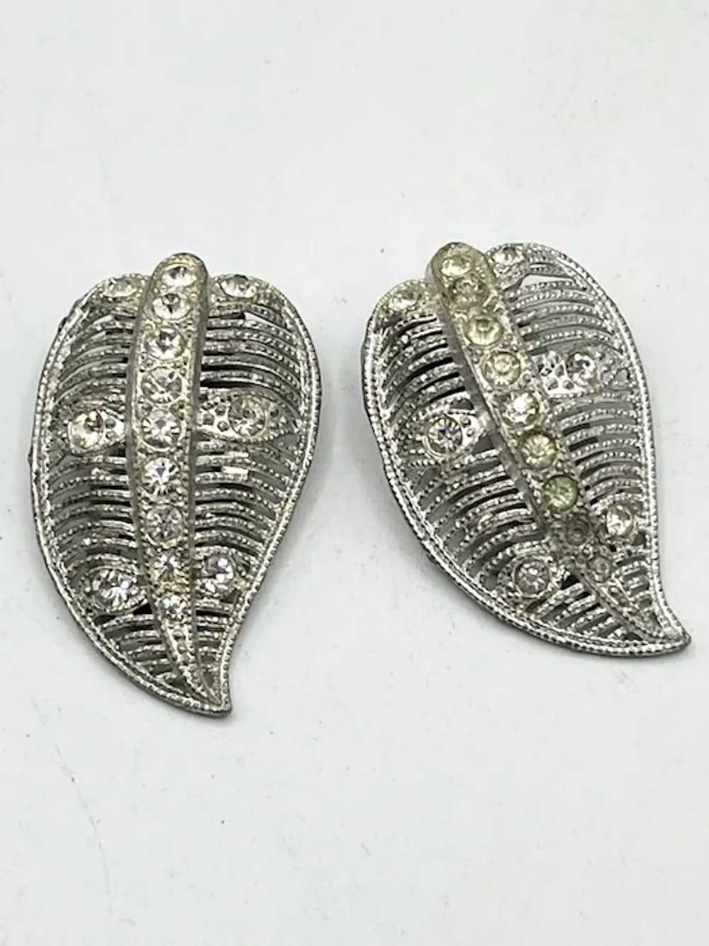 Vintage silver filigree rhinestone leaf dress cli… - image 4